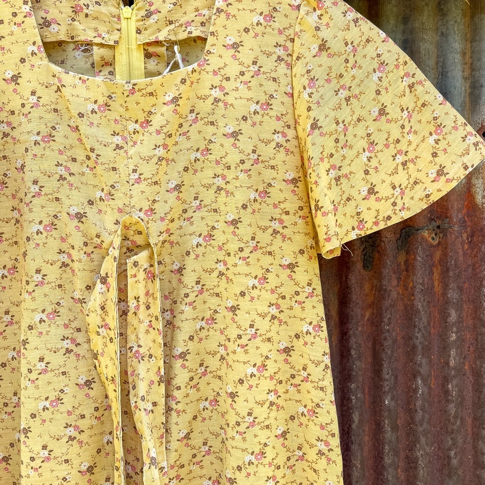 Yellow Floral Handmade Antique Rework - Picture 4 of 5
